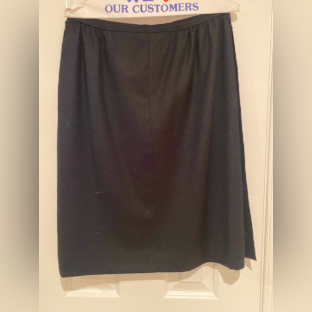 Valentino wool skirt.  Vintage. Circa 1980s. Size 12.
